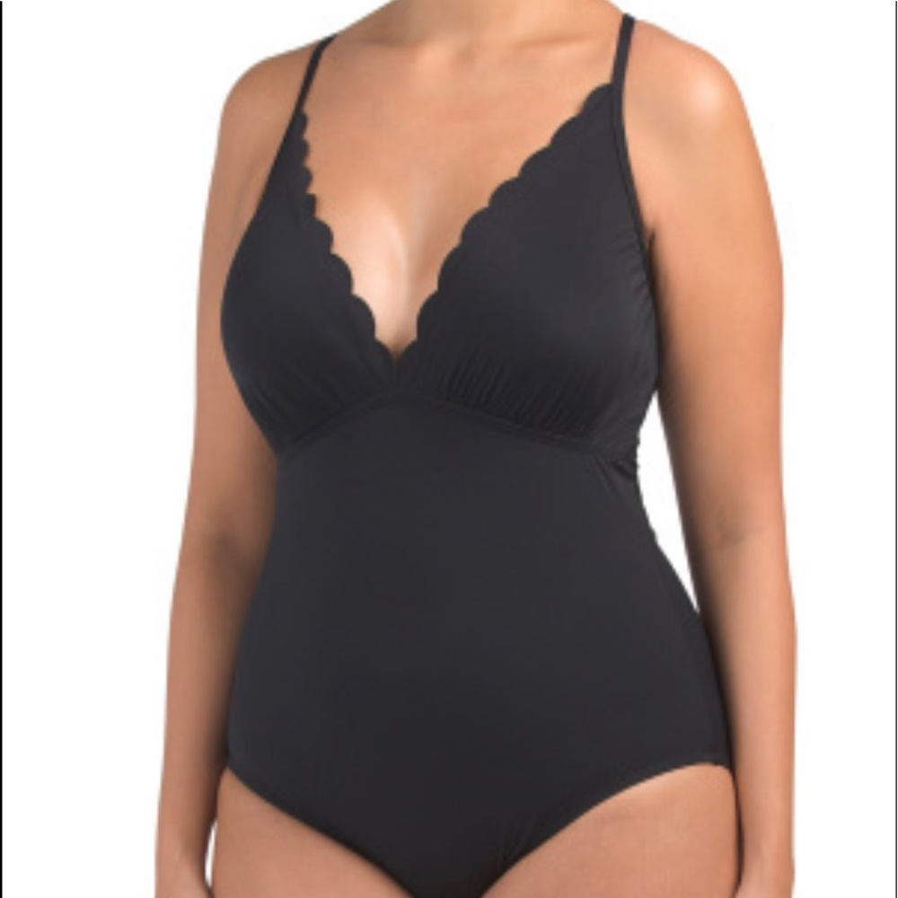 🎉HP🎉La Blanca Petal Push Swimsuit
